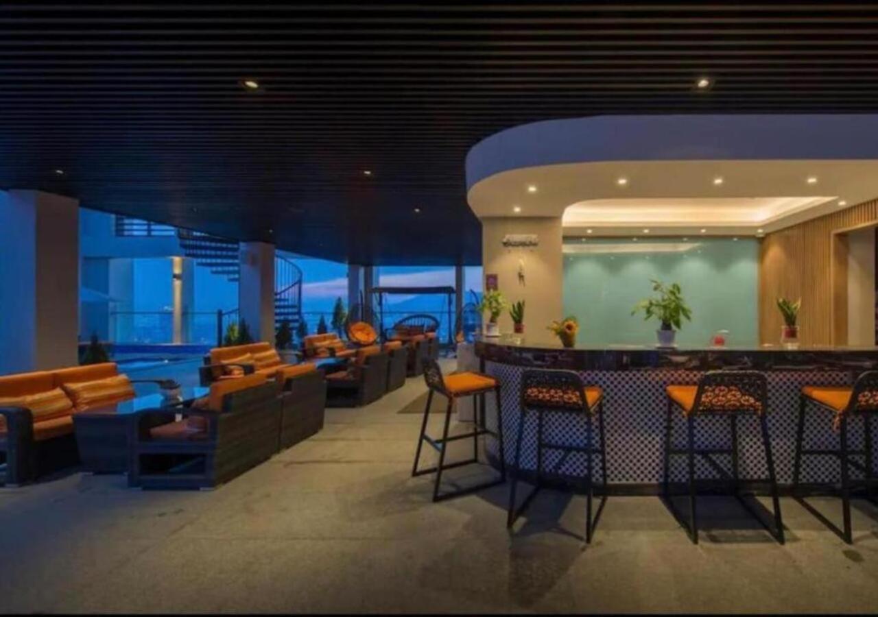 Sunrise Luxury Apartment With Ocean View Da Nang Exterior foto